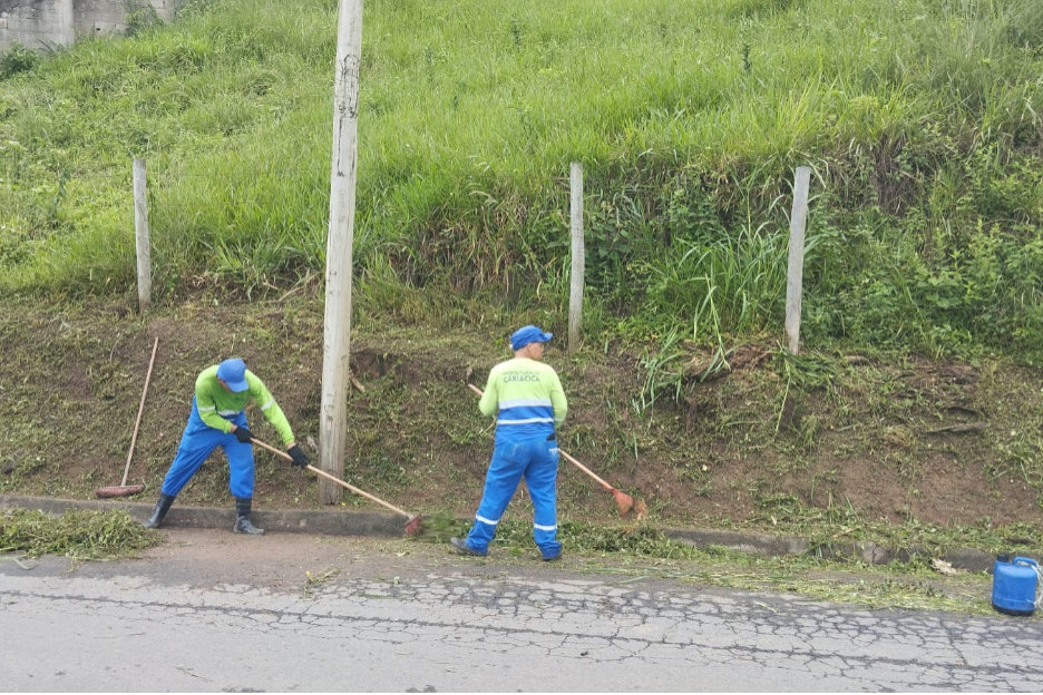 Equipes da Secretaria de Serviços fazem limpeza e manutenção em várias regiões do município
