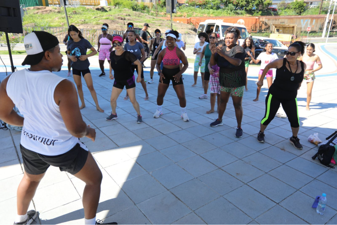 Nova Orla vira palco de aulão de dança em homenagem ao Dia da Mulher