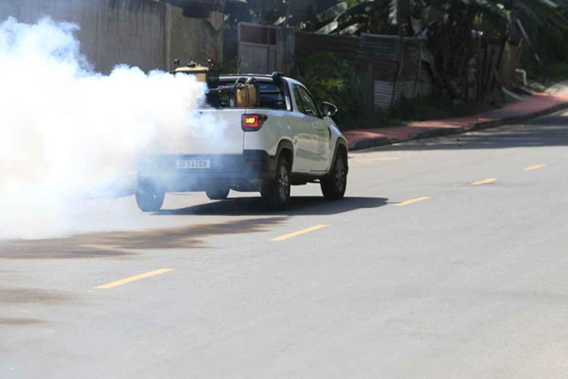 Carro do fumacê percorre mais de 40 bairros de Cariacica a partir desta segunda-feira (29)