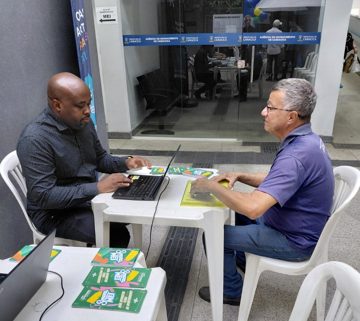 Empreendedores recebem orientação sobre declaração anual em encerramento da Semana do MEI