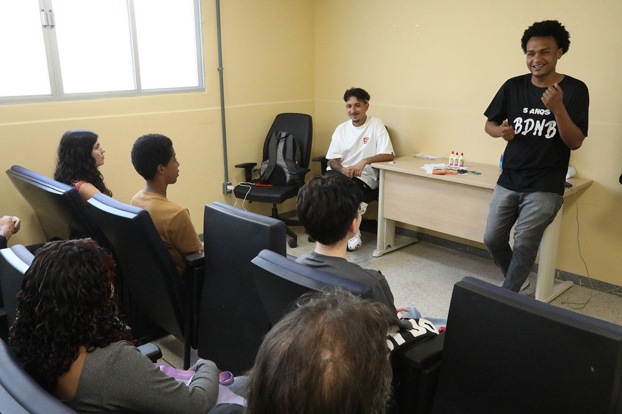 Conecta Jovem: Colônia de Férias chega ao fim com oficina de empreendedorismo