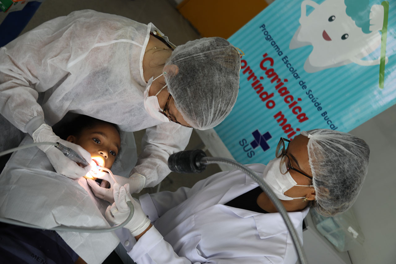 Saúde leva atendimento odontológico às escolas com o programa Cariacica Sorrindo Mais