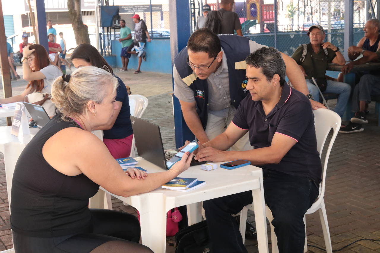 Agência do Trabalhador oferta mais de 1.300 vagas de emprego na próxima semana